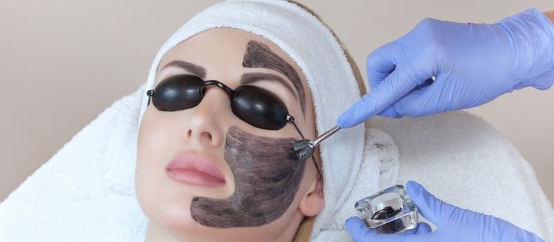 Trẻ hóa da mặt bằng công nghệ Laser Carbon