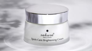 Kem dưỡng trắng da Sakura Spots Care Brightening Cream - 1