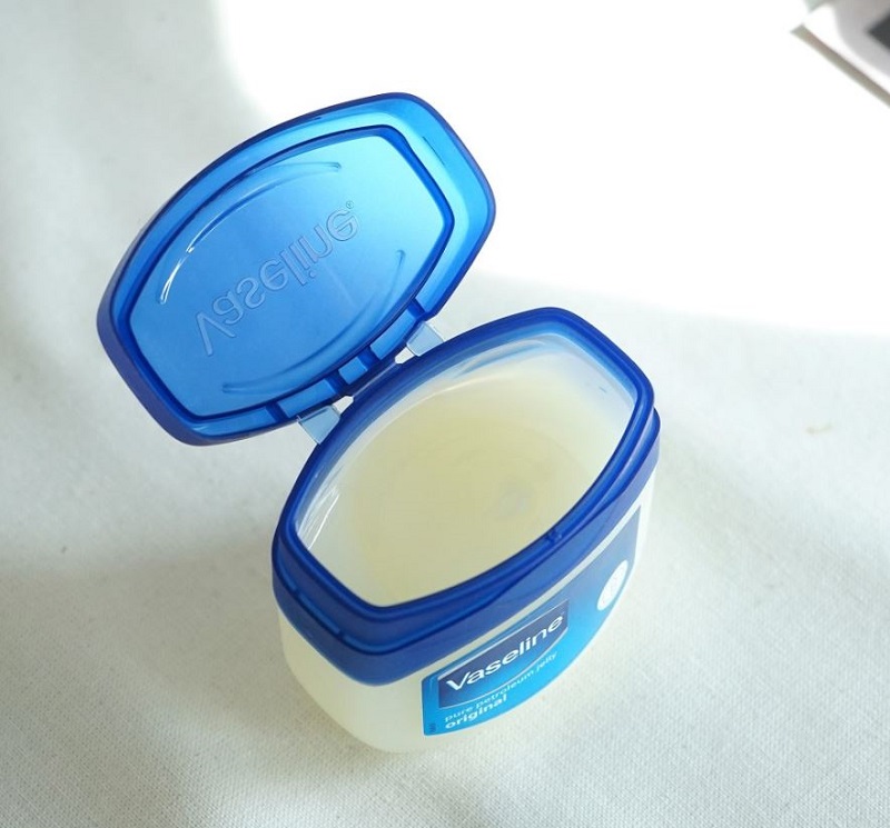 Cách trị thâm đầu gối bằng Vaseline - 2