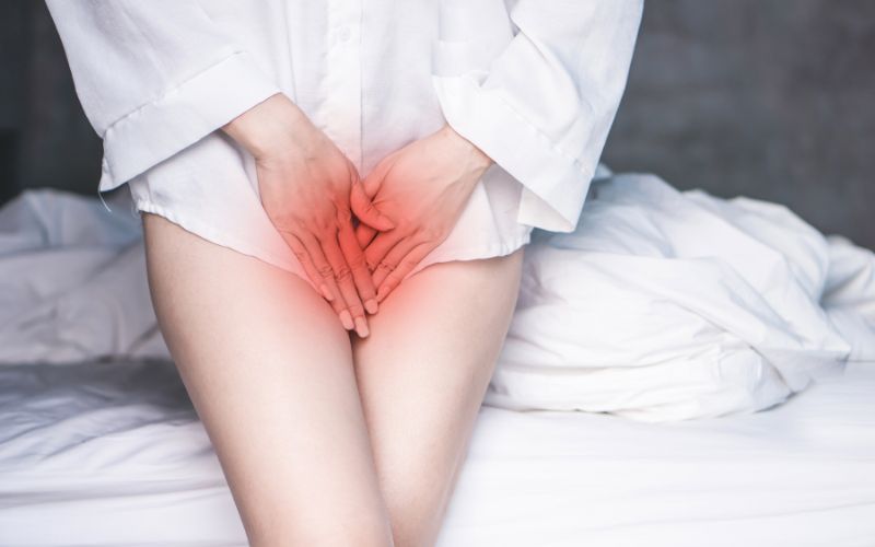 Triệt lông vùng kín không an toàn gây ra nhiều rủi ro cho sức khỏe
