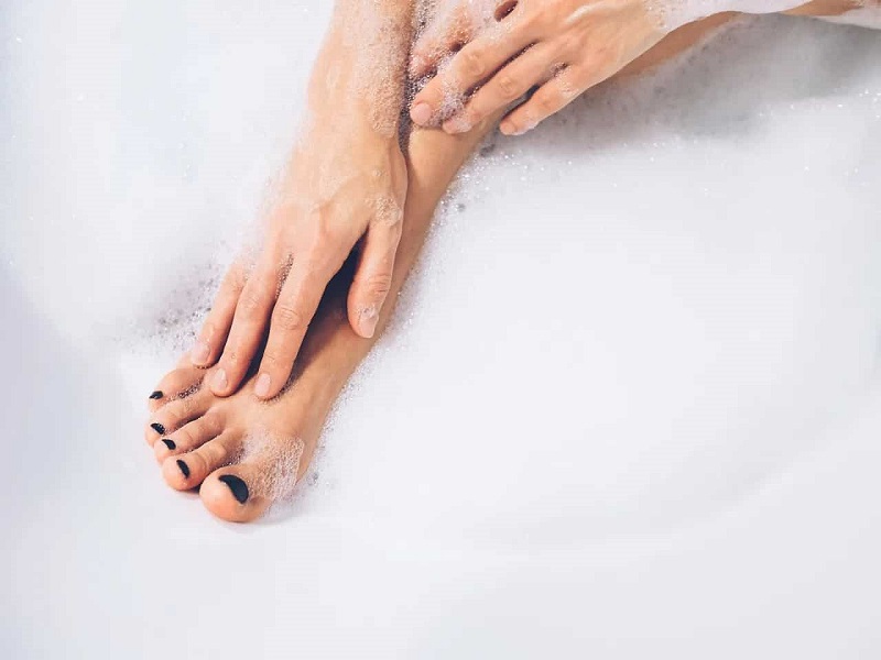 cách dưỡng móng chân bị hư 3