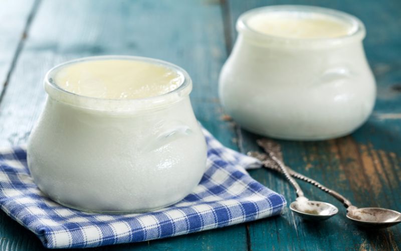 Sữa chua có tác dụng dưỡng trắng da và dưỡng móng chắc khỏe