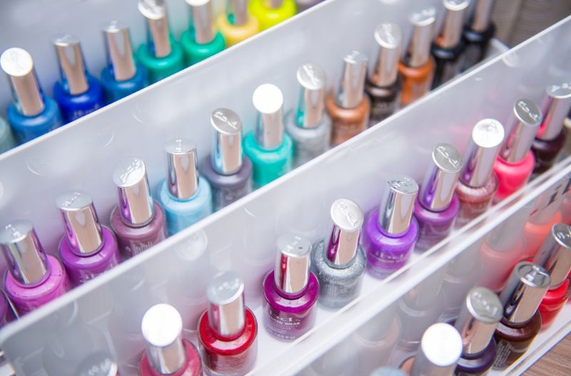 Màu sơn móng là món đồ không thể thiếu đối với người học nail
