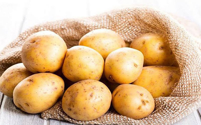 Trong thành phần khoai tây có hoạt chất làm mềm, giảm kích ứng và rụng lông hiệu quả