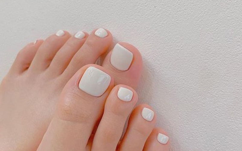 Trắng tinh khôi sẽ dễ dàng phối với các trang phục nhẹ nhàng