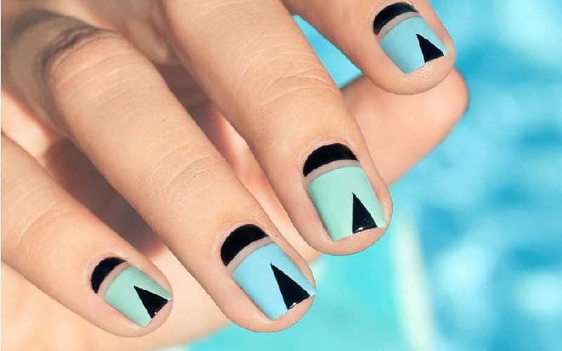 Nail kết hợp họa tiết geometric hiện đại luôn được nhiều người yêu thích