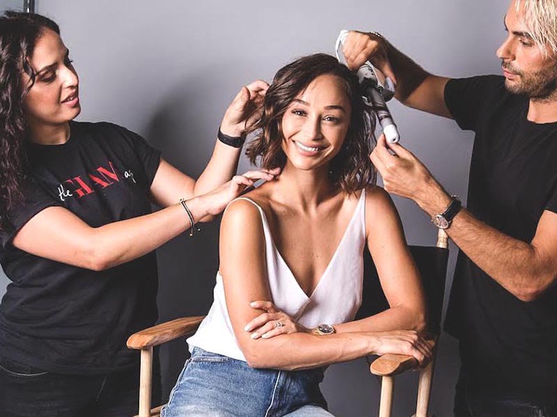 Nên đi làm tóc tại salon để có được mái tóc đẹp