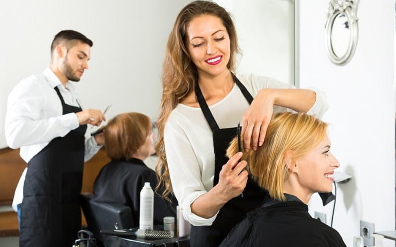 Tham khảo kiểu tóc phù hợp trước khi làm tóc