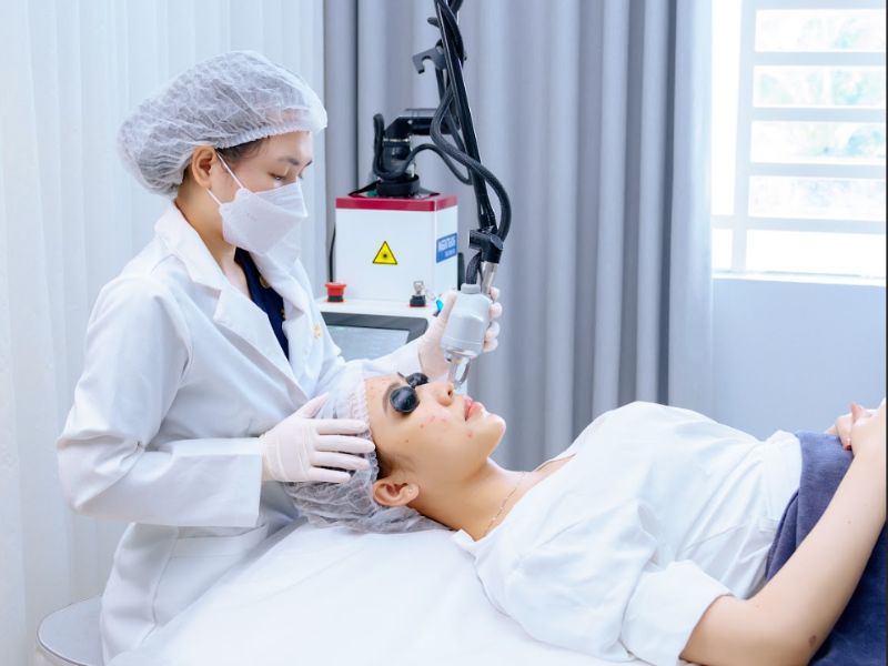 Trị mụn ẩn bằng laser - 2