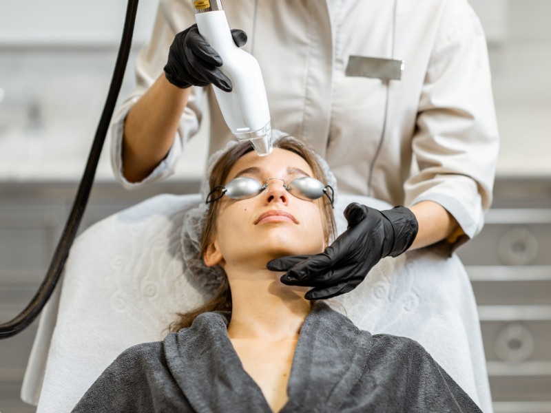 Trị nám bằng laser bao nhiêu tiền -7