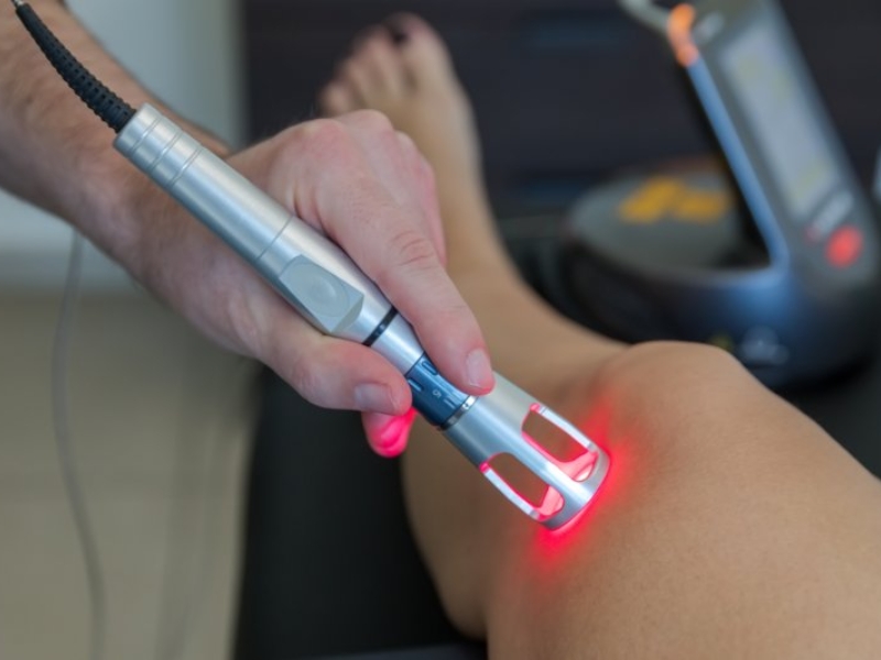 Trị thâm đầu gối bằng laser - 1